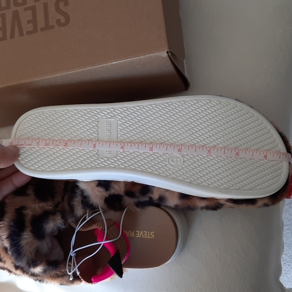 10. Steve Madden leopard print faux fur slingback shoes - Picture 13 of 14